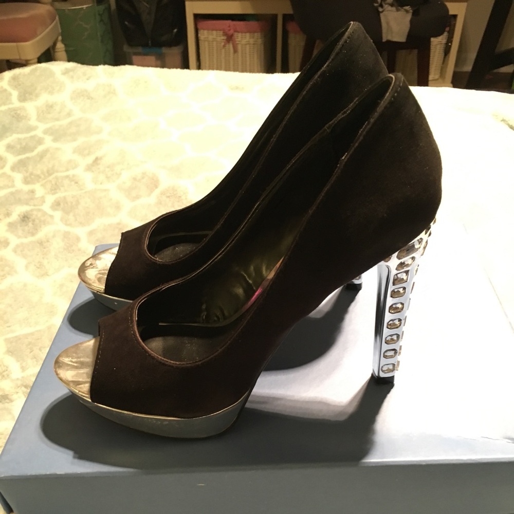 Simply Vera Vera wang black peep toe heels